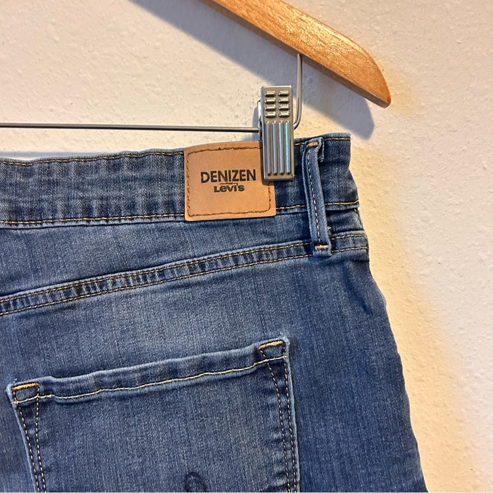 Denizen from Levi's 14 Women's Dark Blue Jean Cuff Shorts - Picture 4 of 7